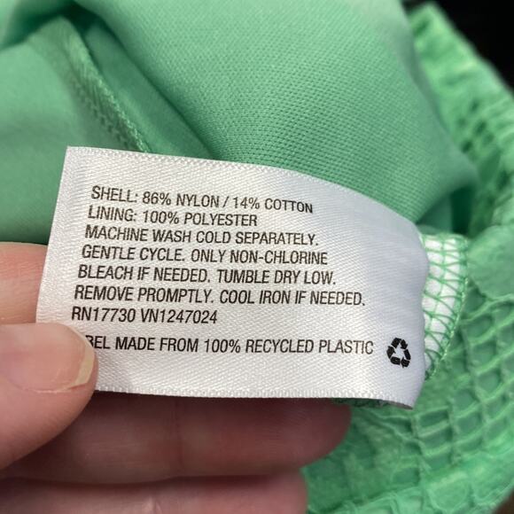 Pull On Lace Shorts Future Collective Green small
NWT
future collective (b18) - Picture 6 of 6